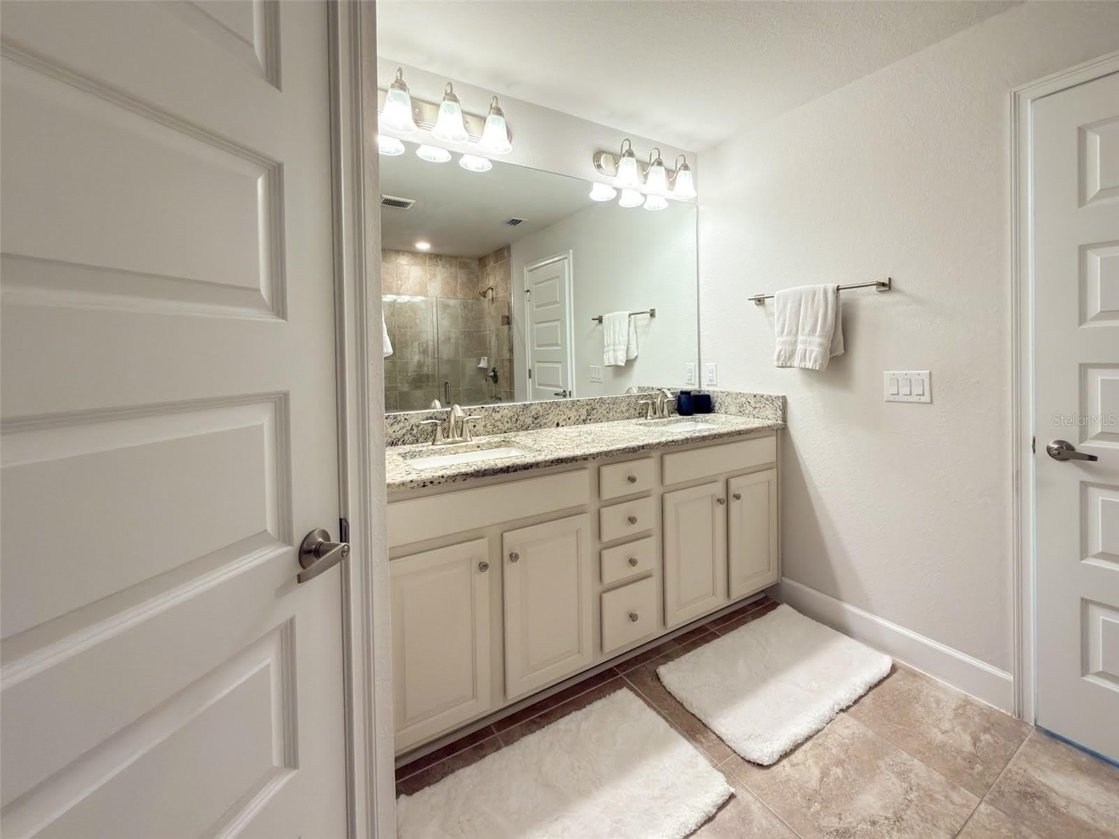 249 ROTONDA Boulevard W – photo 5