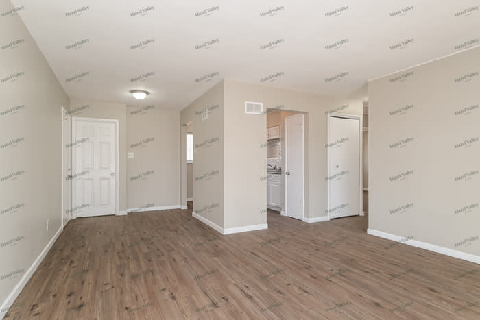 7048 Clover Lane – photo 5