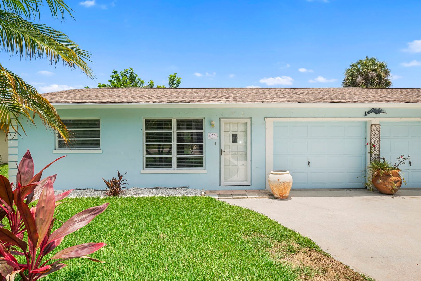 Renovated 3 Bed, 2 Bath Annual Rental in Naples Park – photo 3