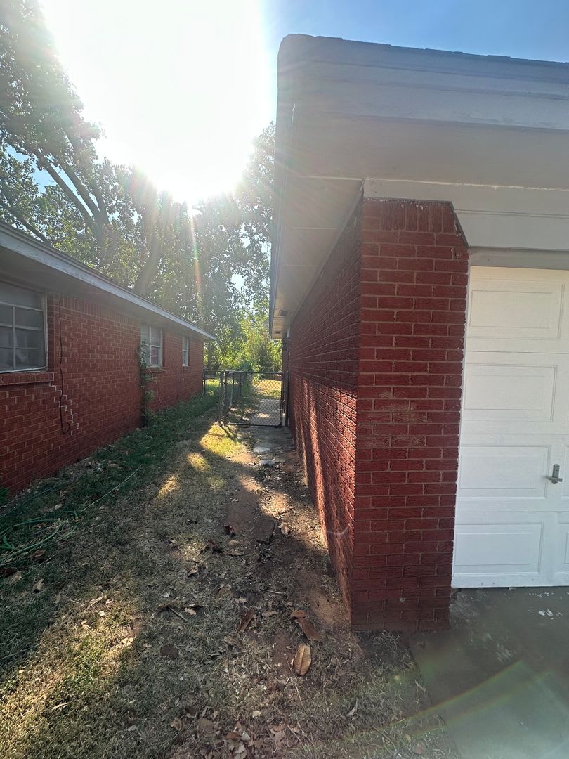 3 bed, 1 bath, 1 car garage – photo 5