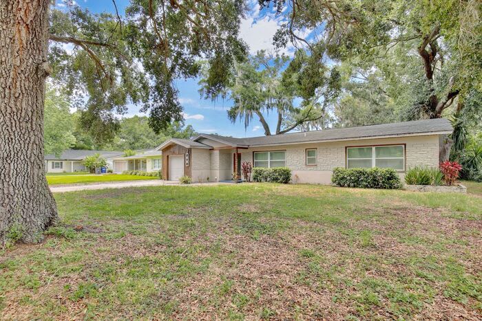 2401 Albert Lee Parkway – photo 2