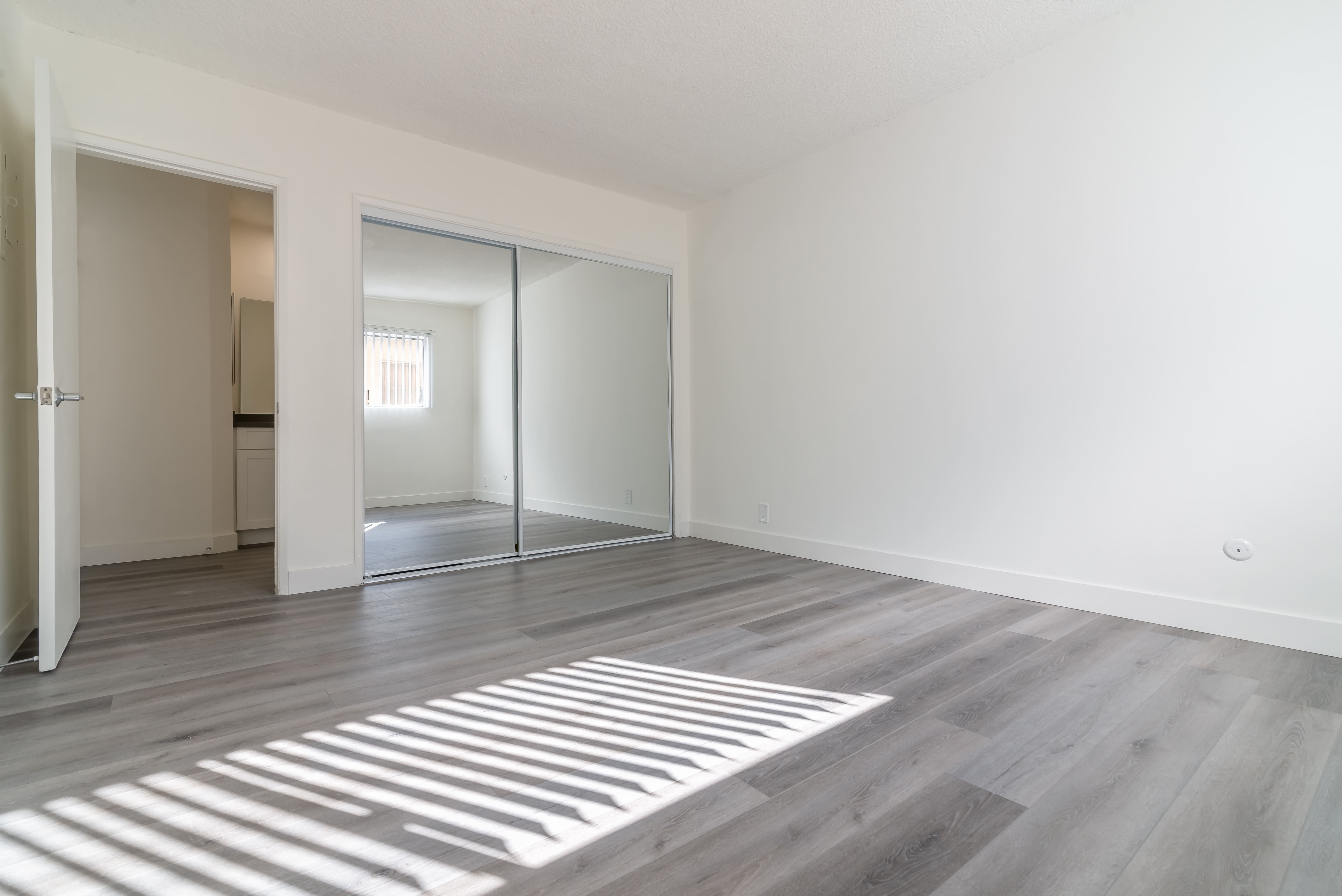 1661 West 219Th Street – photo 4