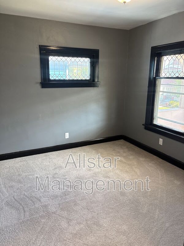 11909 Parkhill Avenue – photo 3