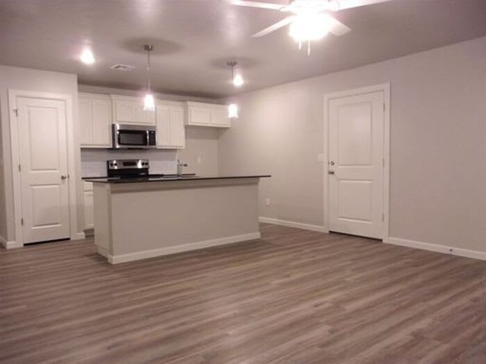 11211 Howard Drive – photo 5