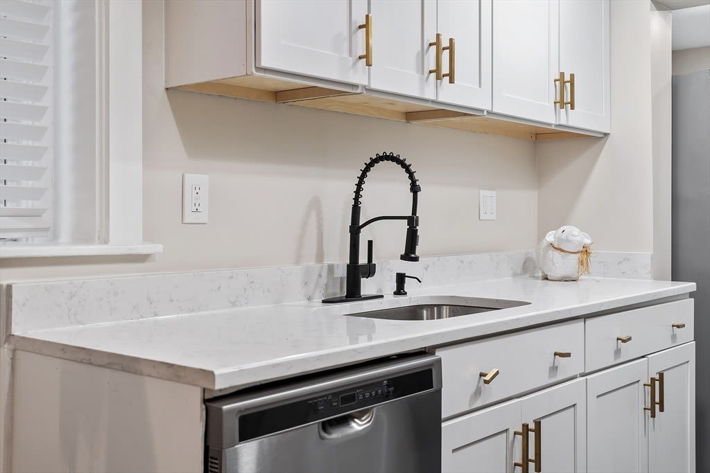 1 Hazel Street – photo 5