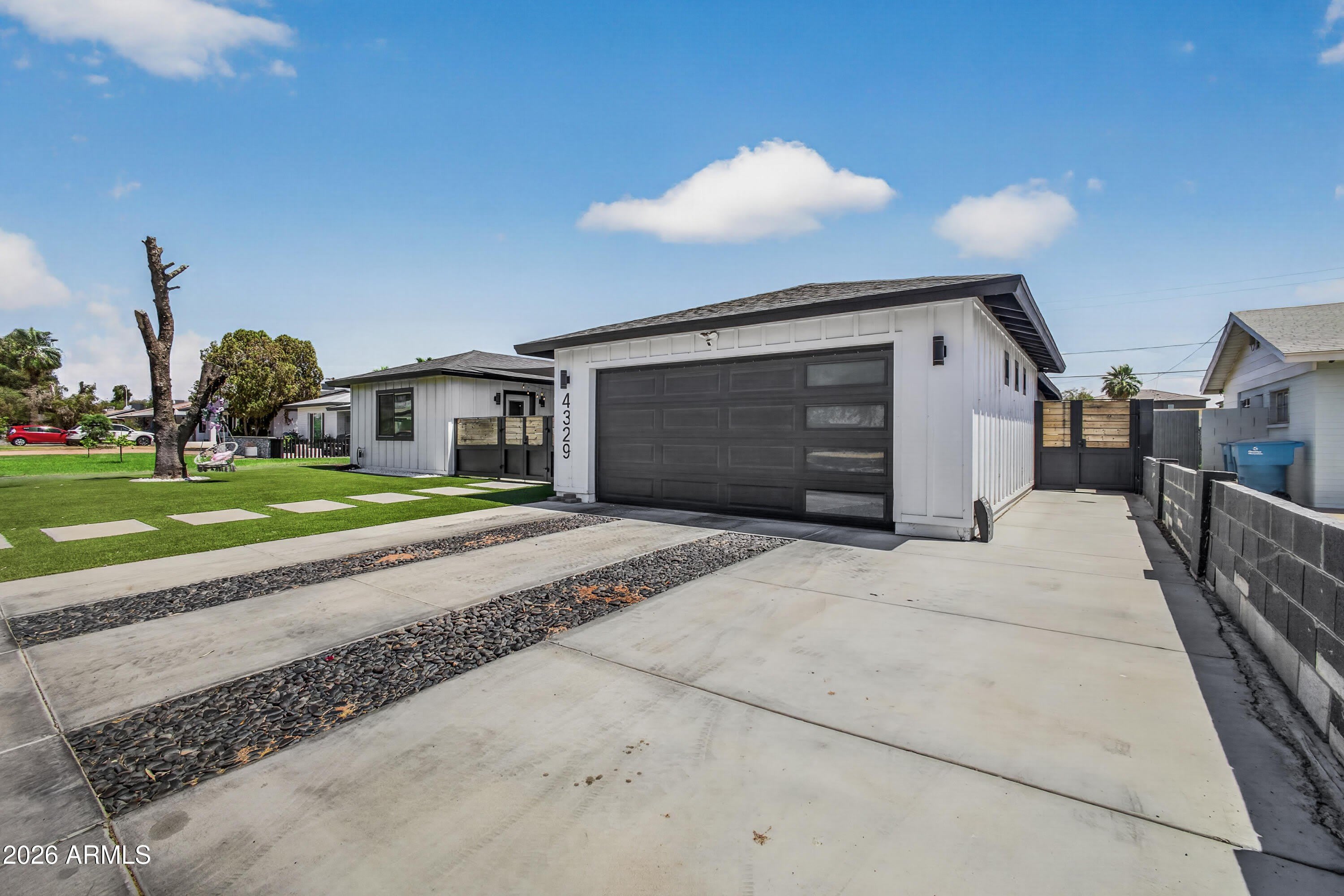 4329 E HUBBELL Street – photo 3
