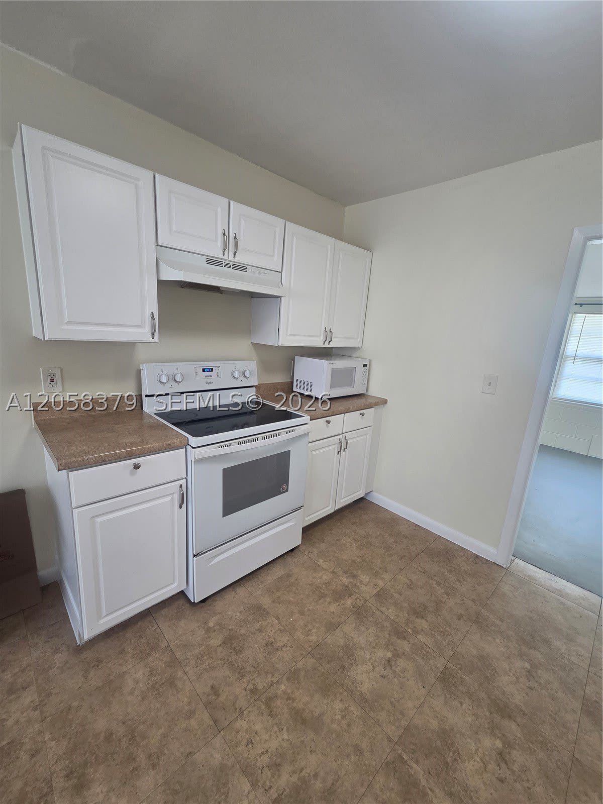338 Hosbine St – photo 3