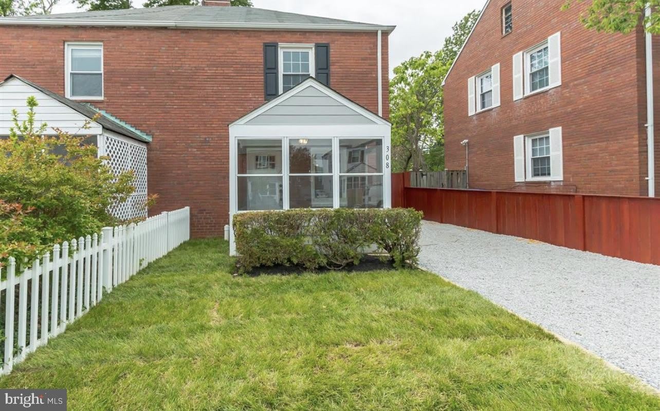 308 S VEITCH Street – photo 2
