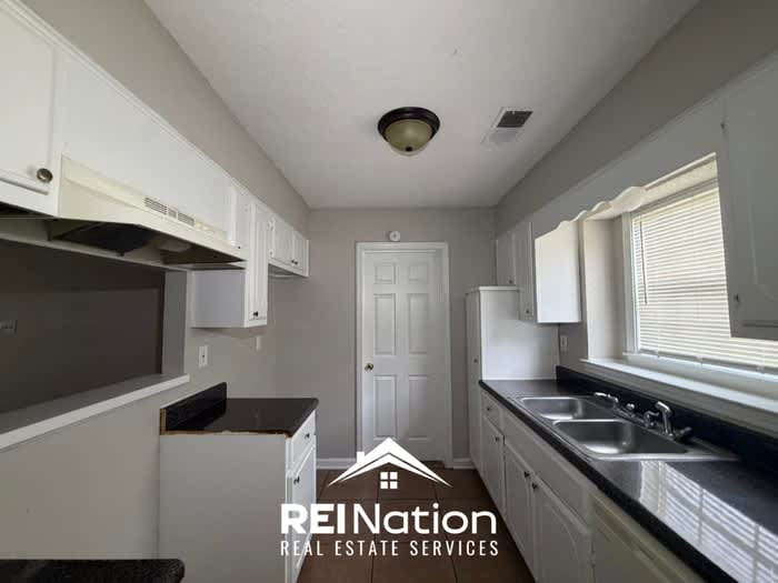 6934 Tobin Drive – photo 4