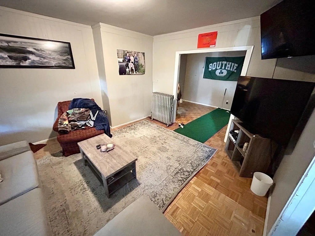 401 W 4th St – photo 4