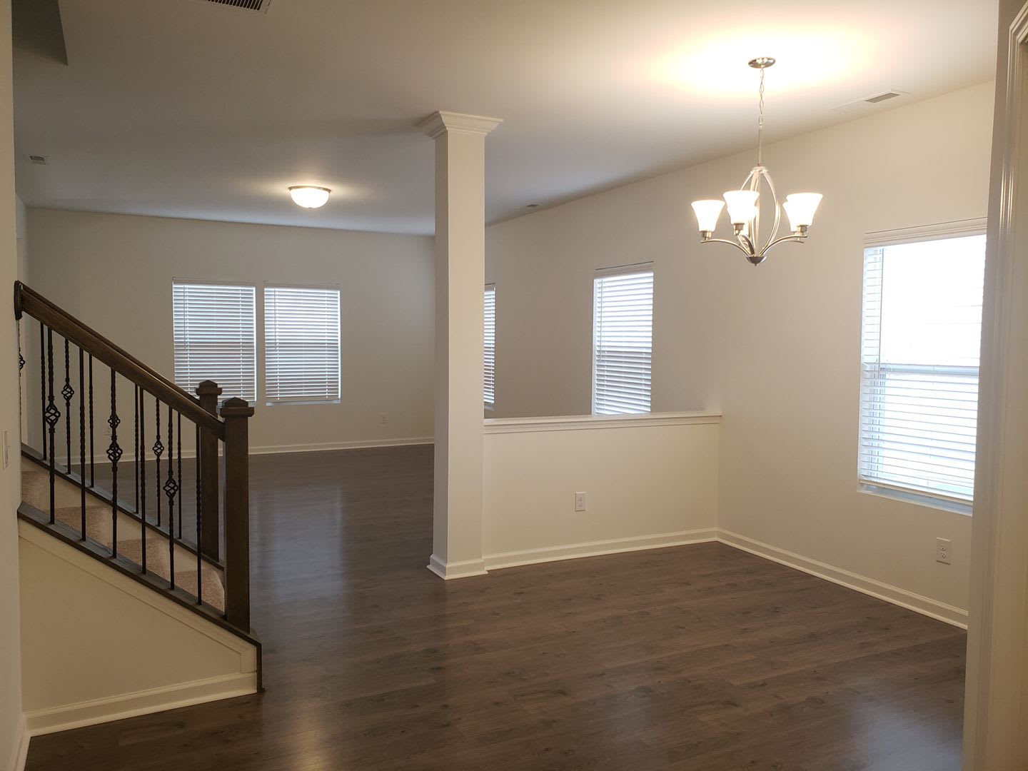 Gorgeous 4 Bed, 2.5 Bath with 2 Car Garage – photo 2