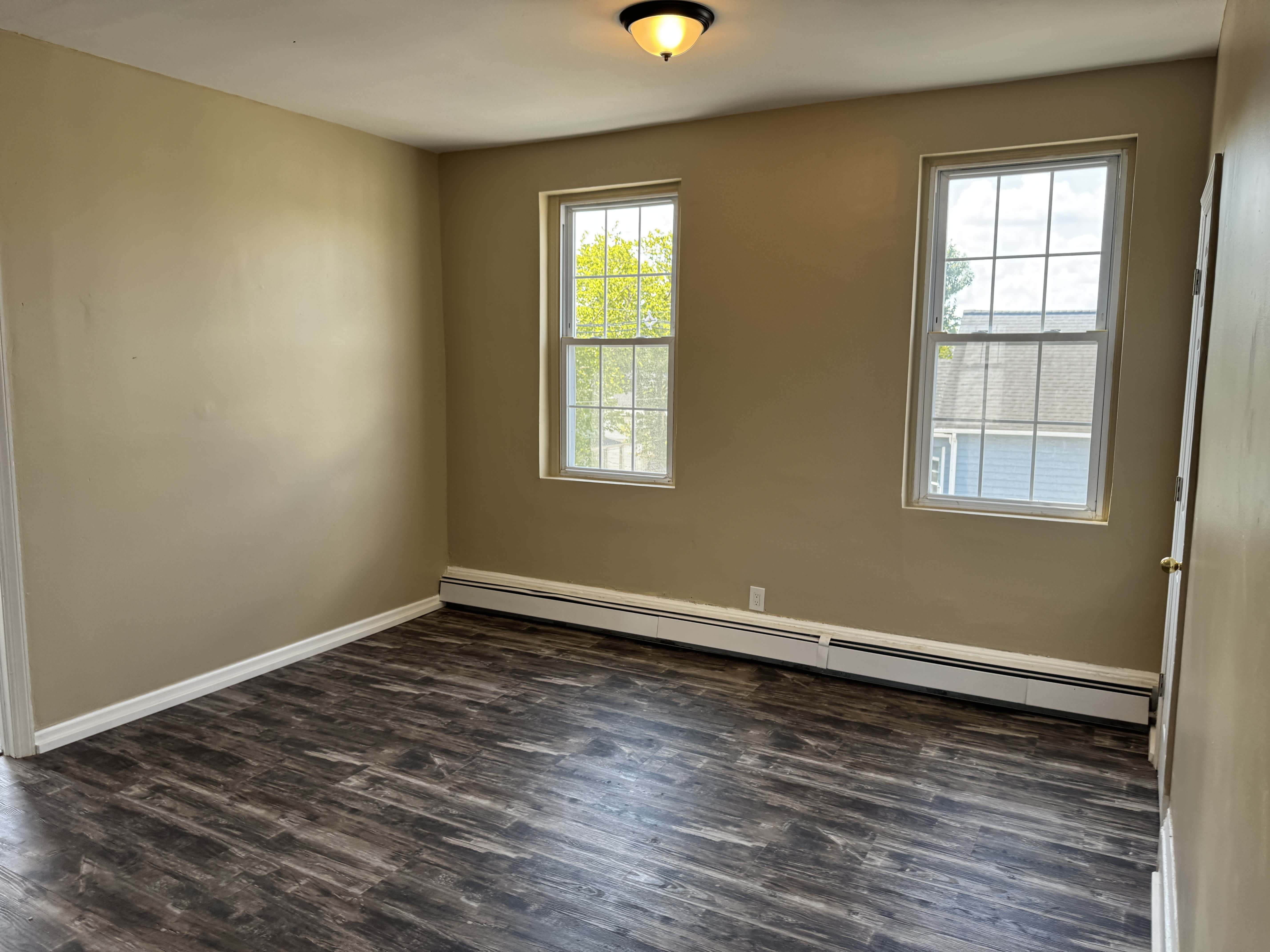 667 Charles St – photo 2