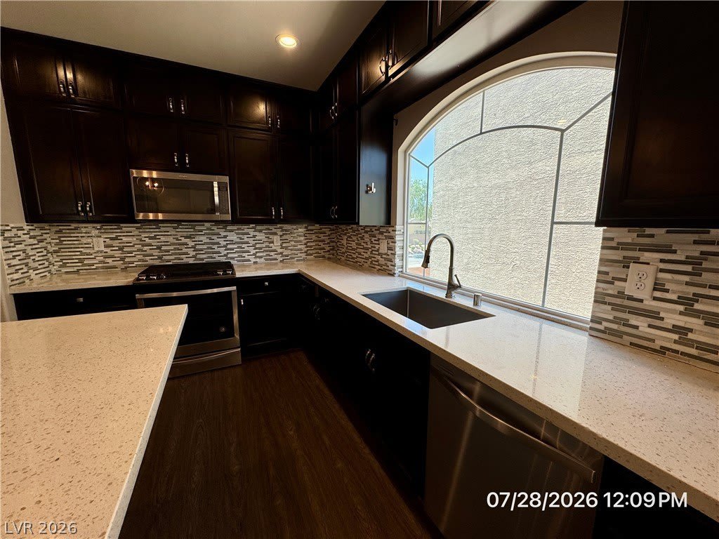 6049 Thistle Meadow Avenue – photo 5