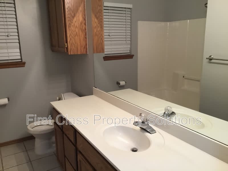 12306 SW 13th St – photo 5