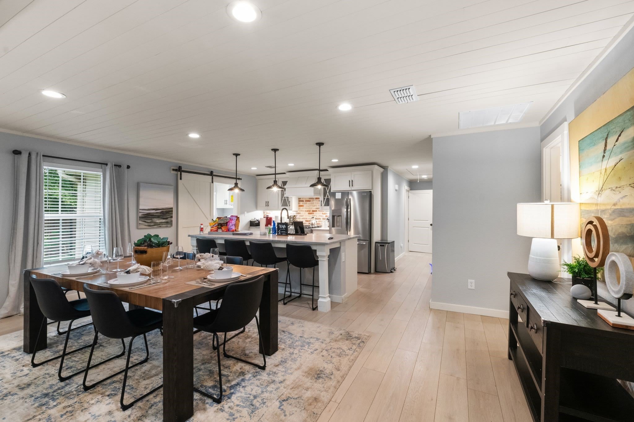 408 E Liberty Street – photo 2
