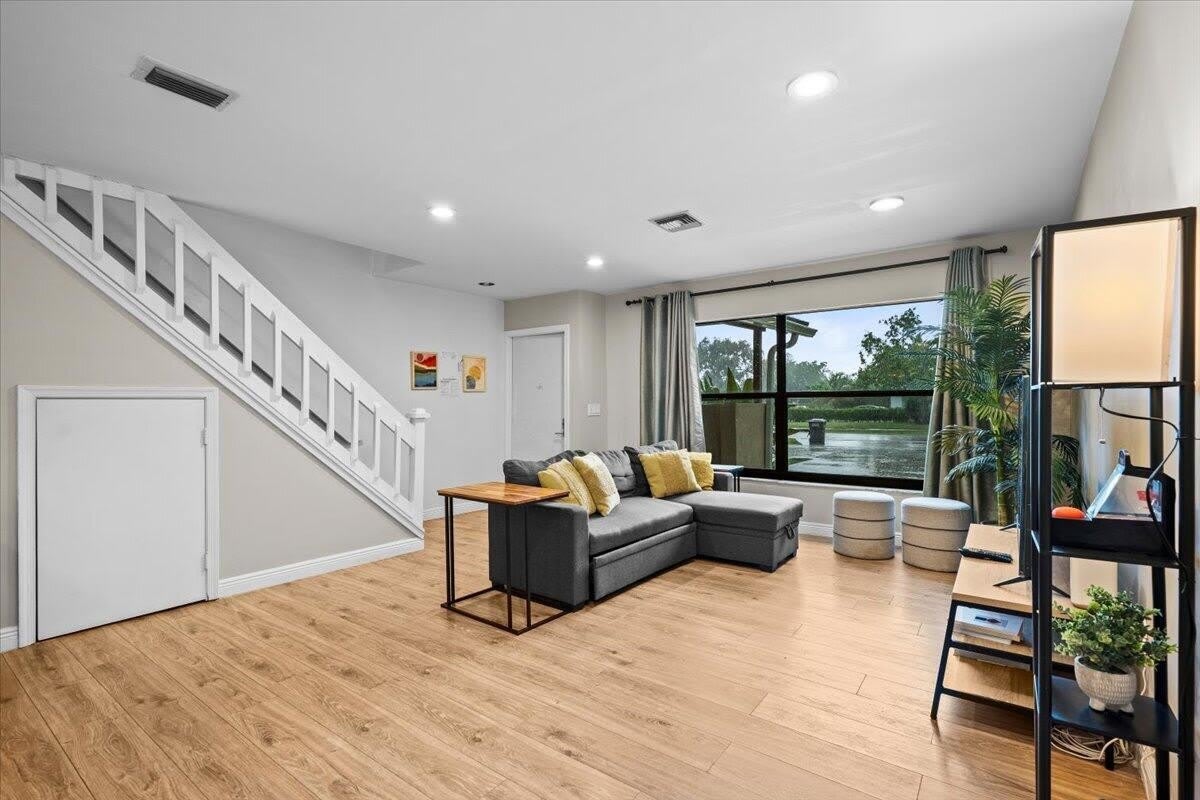 1602 MONTAUK Drive – photo 3