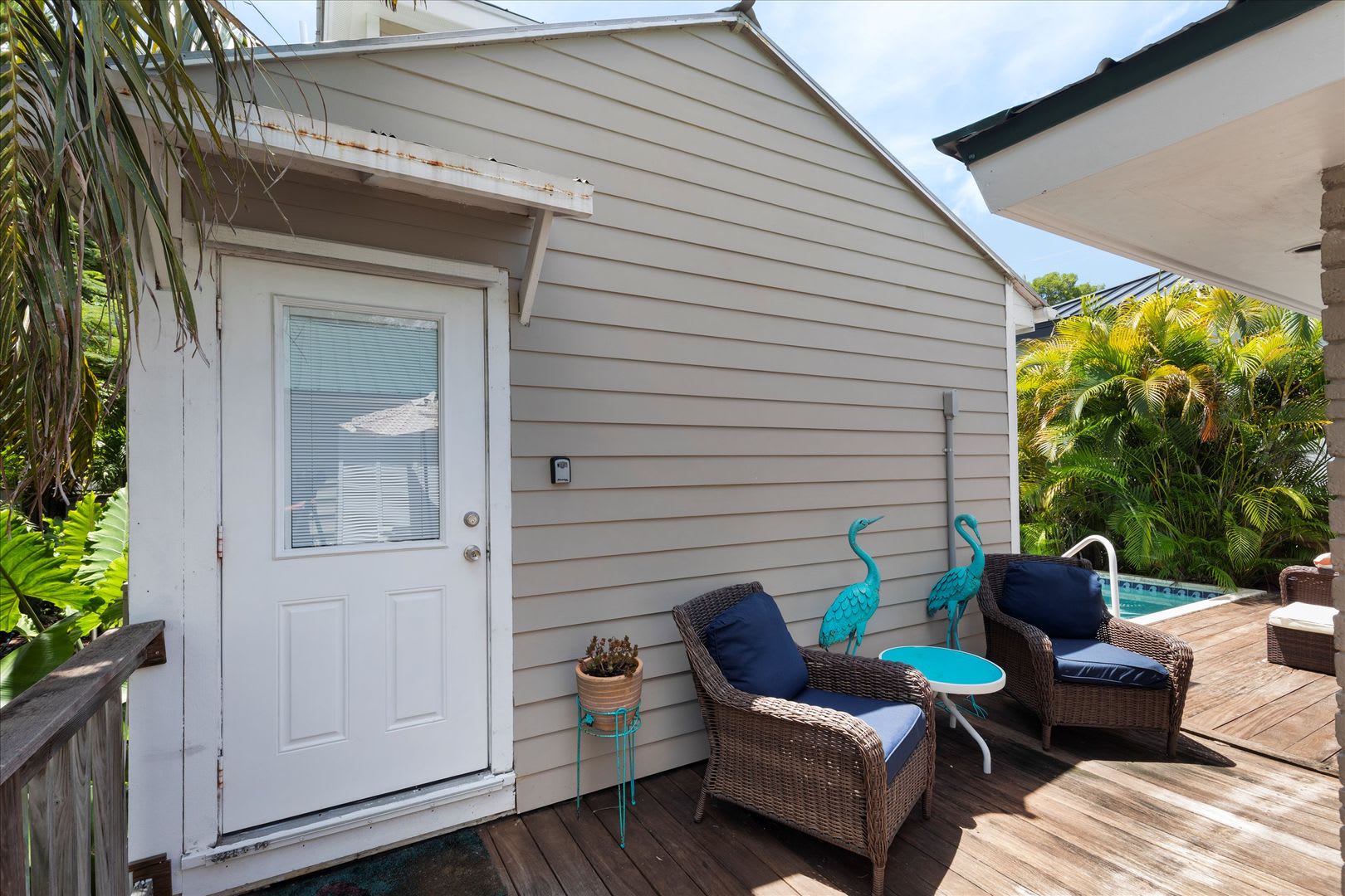 Charming 1BR/1BA with Loft & Pool Access – Fully Furnished! – photo 3