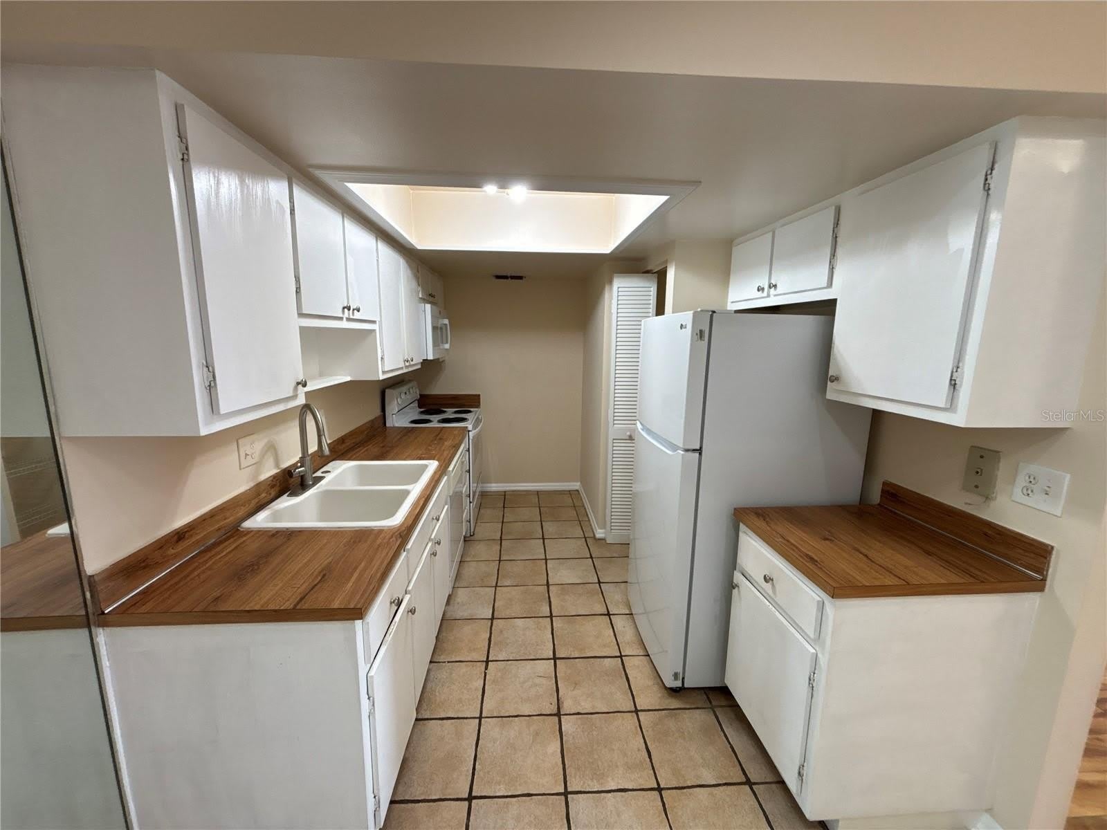 5169 VINELAND Road – photo 5