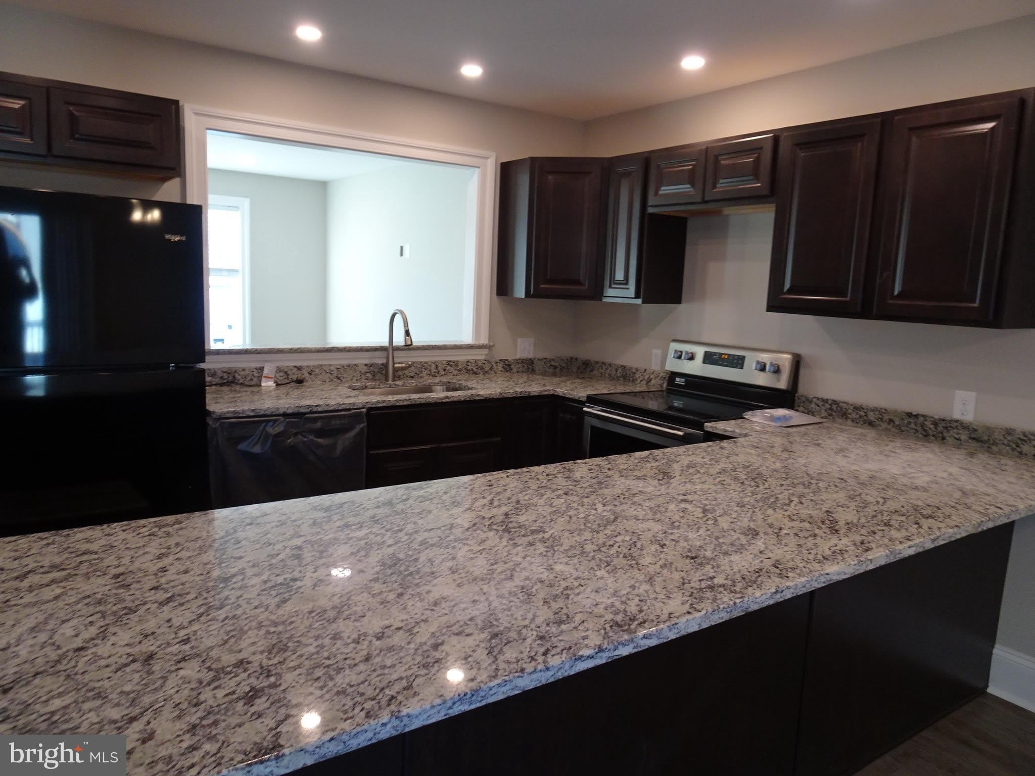 208 W 9Th Street – photo 4