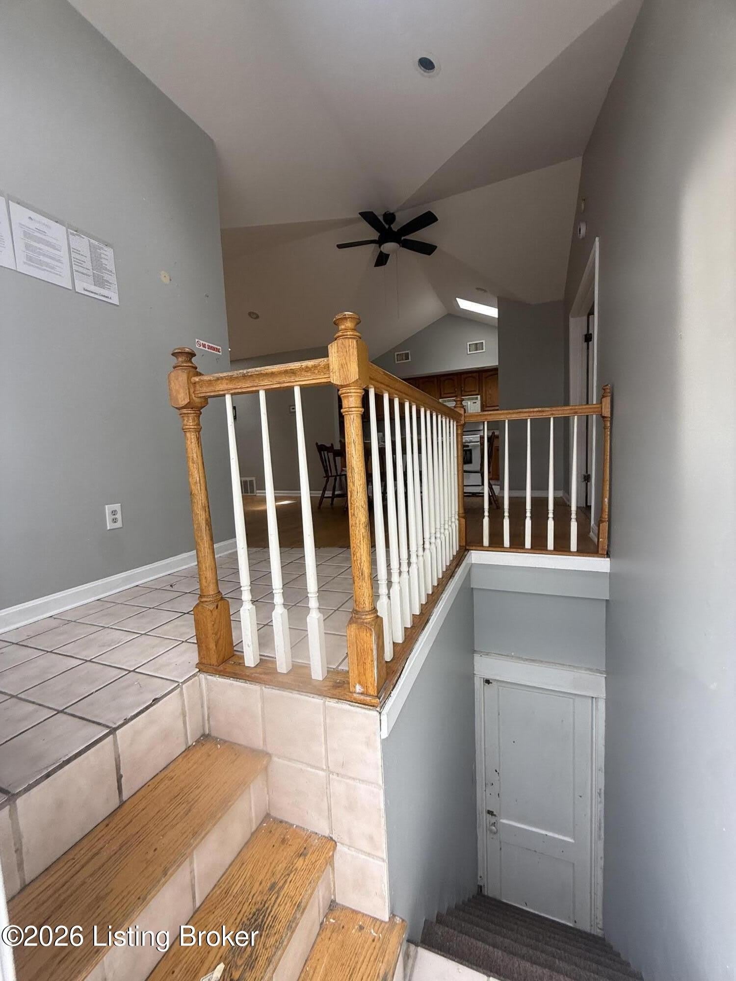 112 E Woodlawn Ave – photo 2