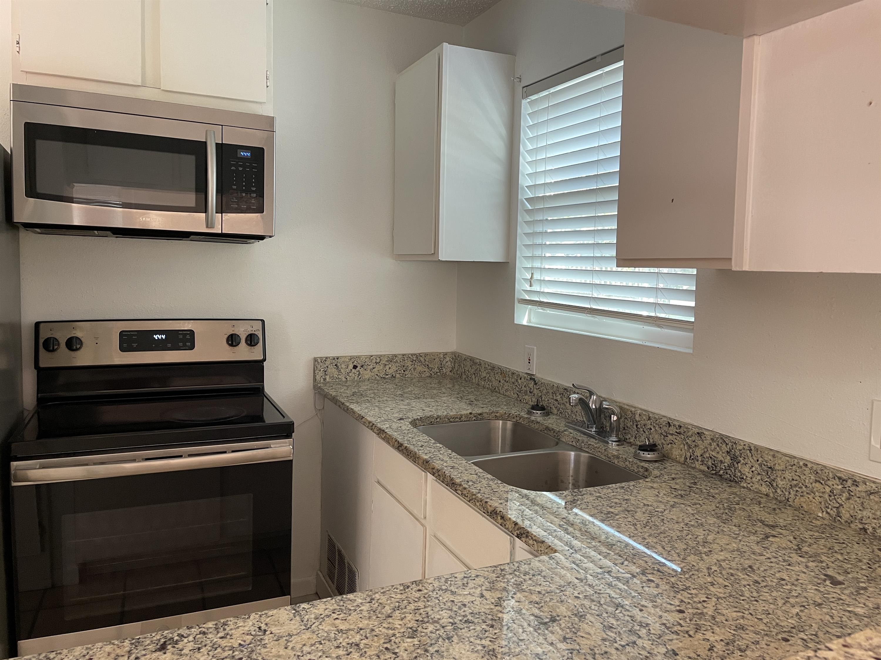 2409 Mesquite Street – photo 5