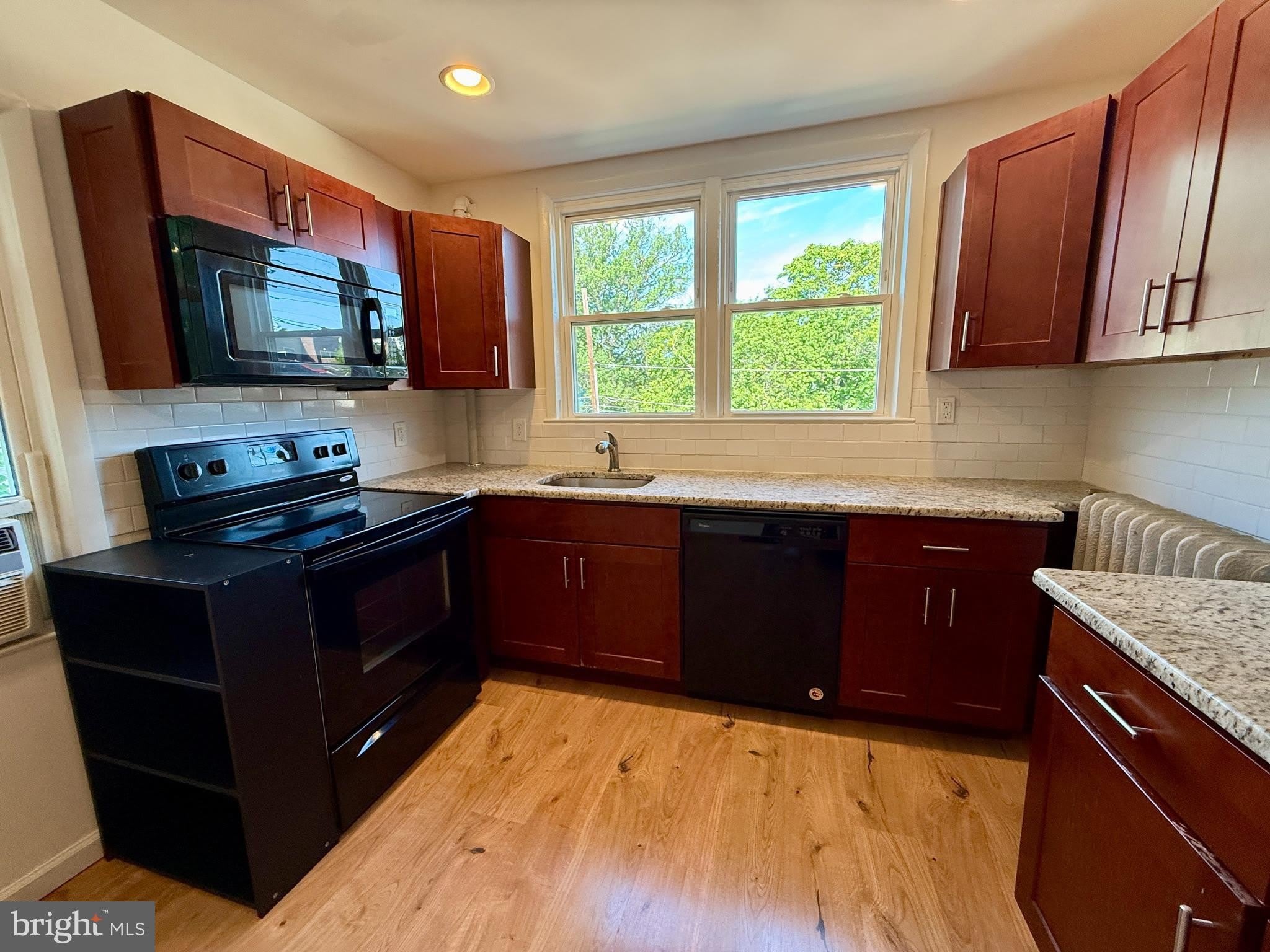 604 S Atlantic Avenue – photo 4