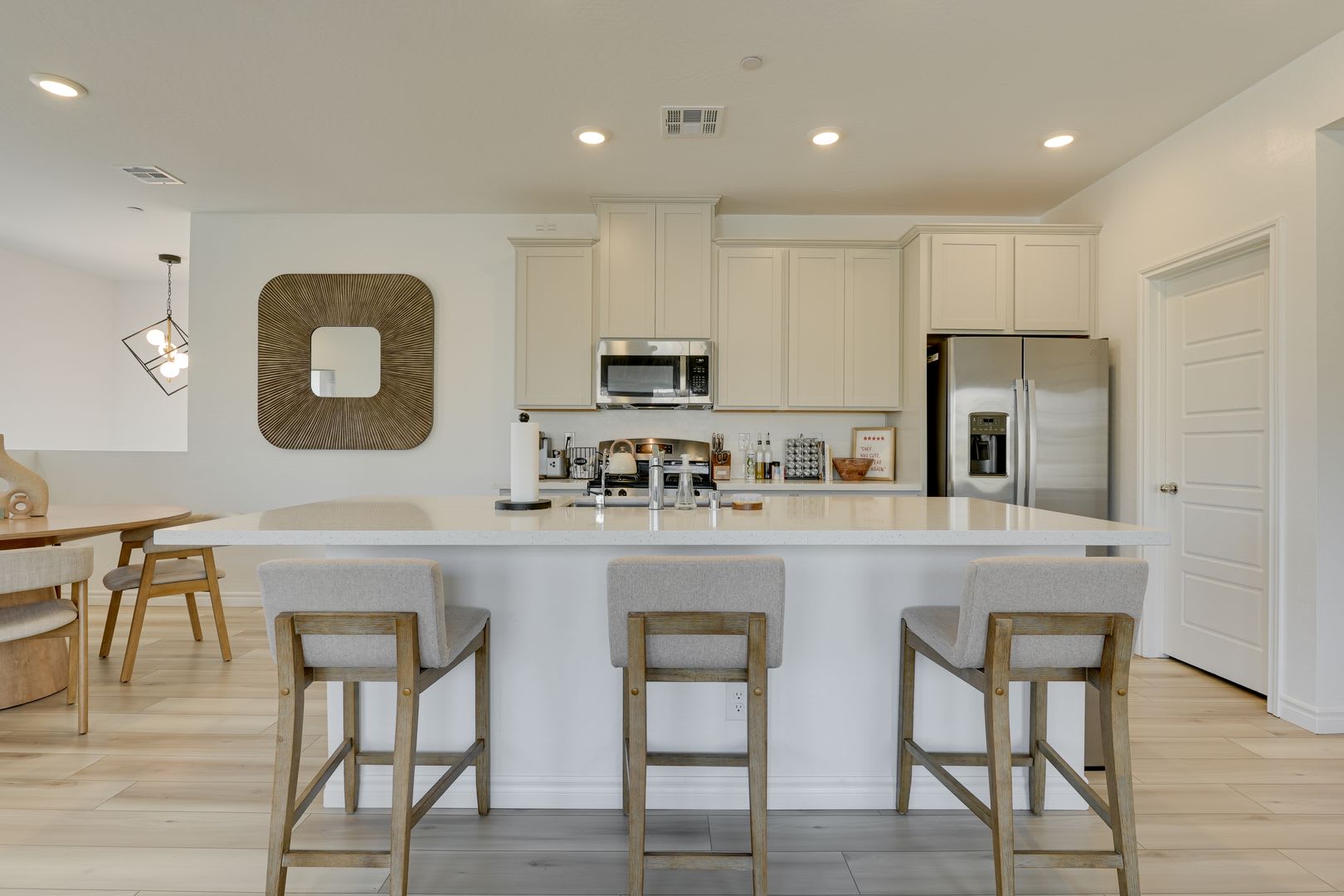 *MOVE IN SPECIAL* FULLY FURNISHED CONDO IN SUMMERLIN 89138! SHORT TERM! – photo 1
