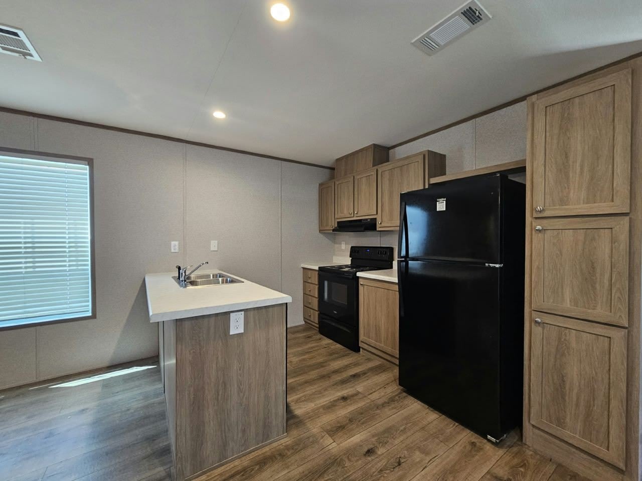 601 Suwanee Drive – photo 3