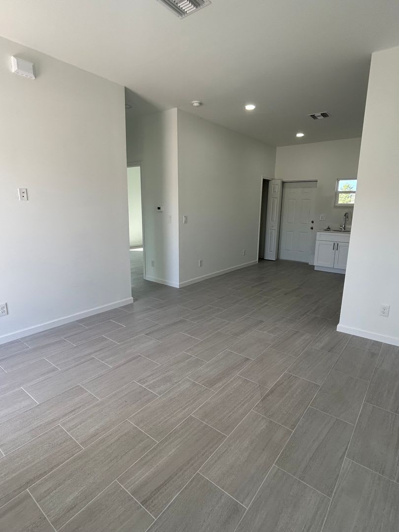 Brand New Modern 2Br 2Ba Home With Garage Desirable Lake Placid Location – photo 3