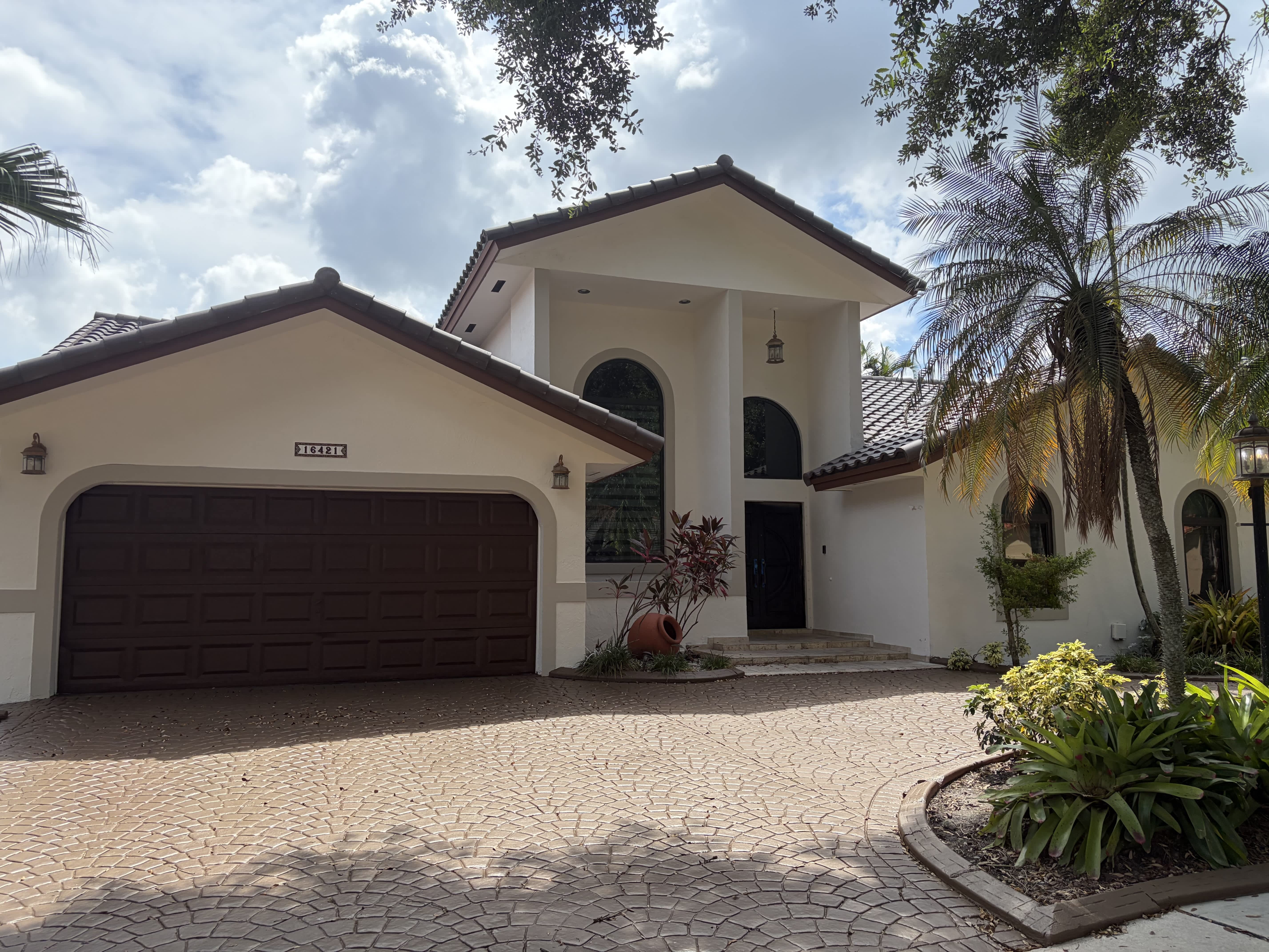 16421 Northwest 84th Avenue – photo 1