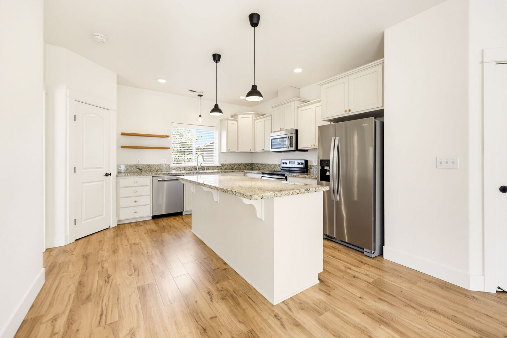 Newer 3 Bedroom 2 Bathroom Home in a Nice Neighborhood – photo 3