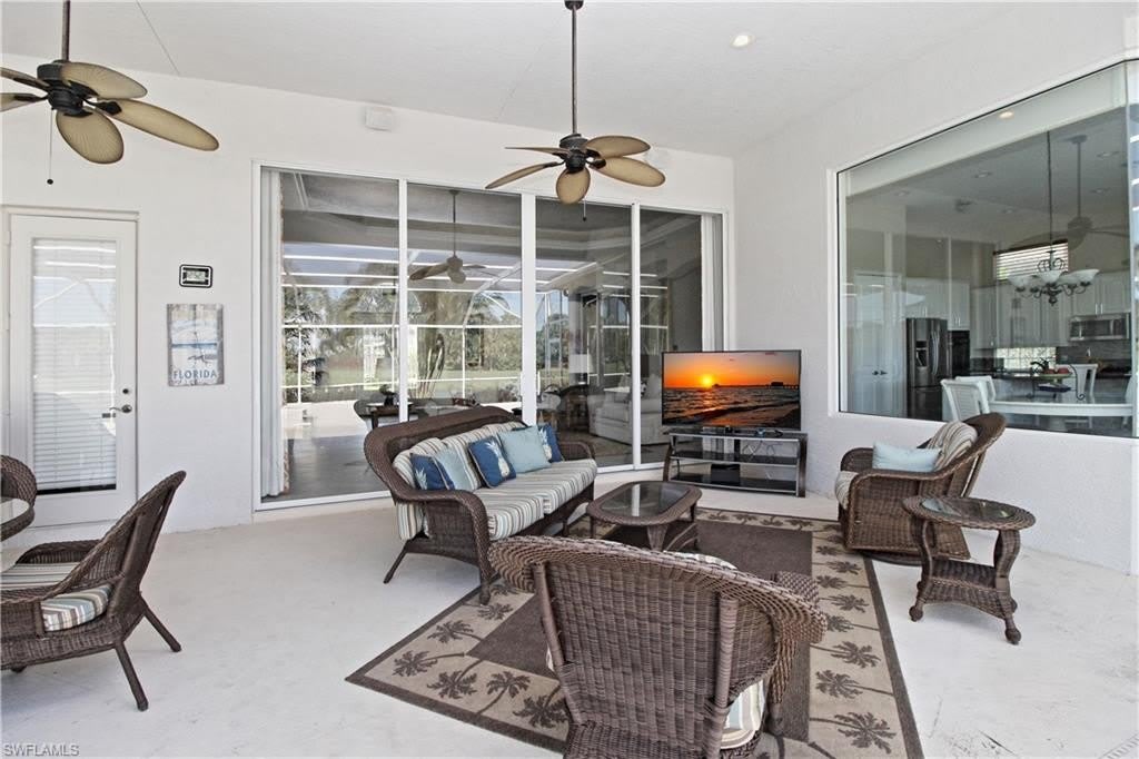 1901 Winding Oaks Way – photo 2