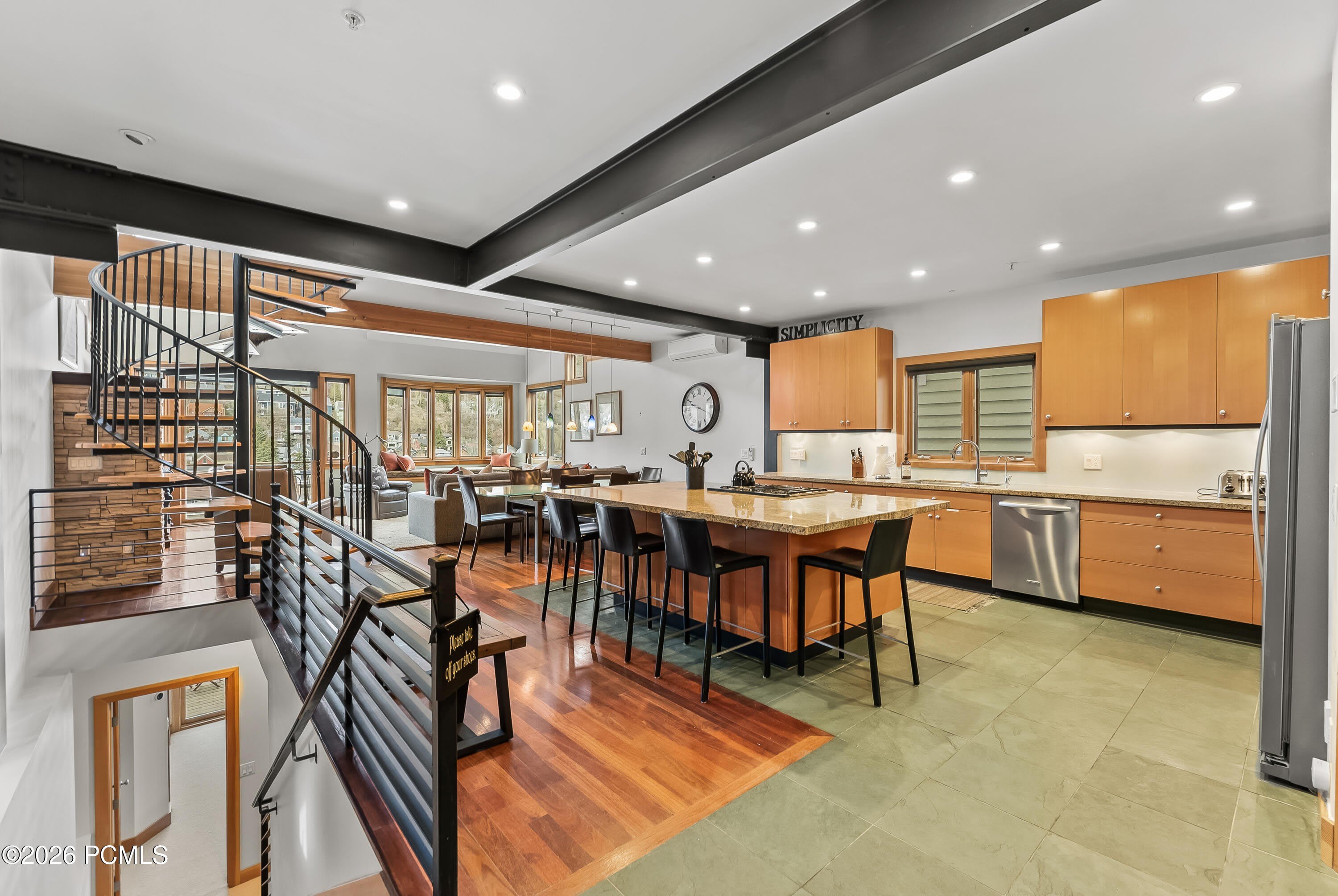265 Ontario Avenue – photo 2