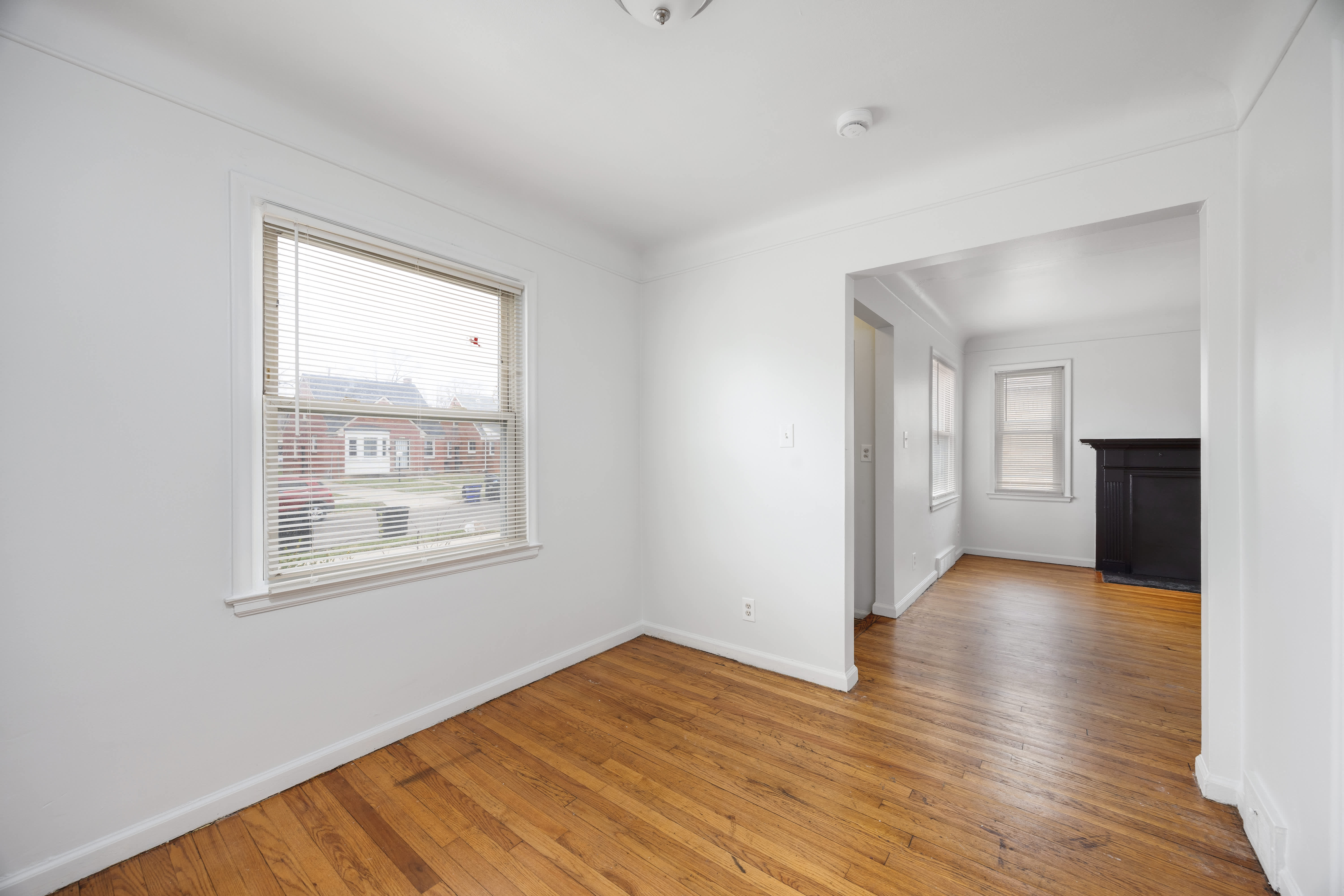 15344 Stout St – photo 5