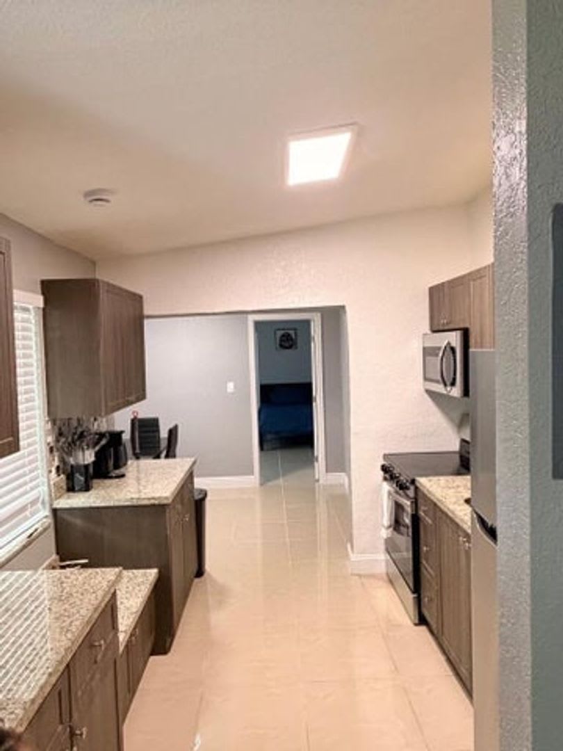 1558 NW 5TH Avenue, Pompano Beach, FL 33060 – photo 2