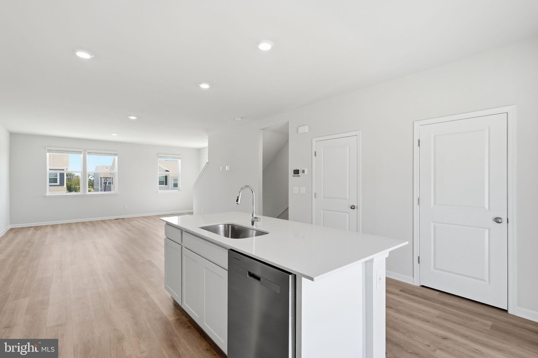 131 WILLETT HOLLOW Street – photo 5