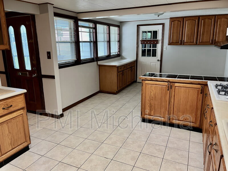 2405 Woodmont Dr – photo 5