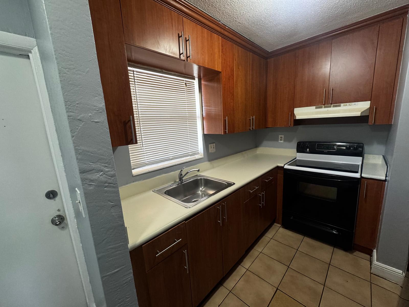4061 N Dixie Highway #28 – photo 4