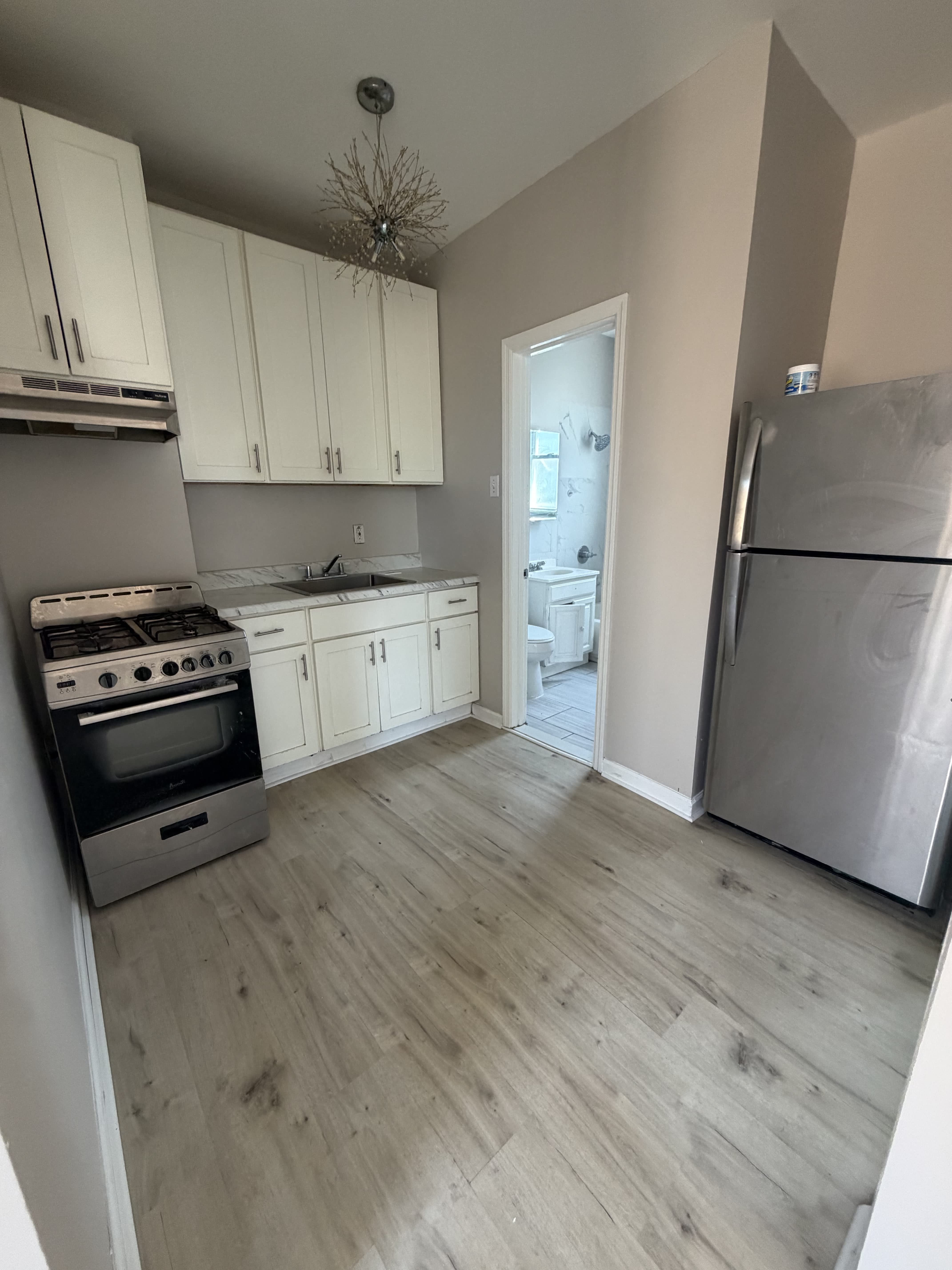 241 Duncan Ave – photo 1