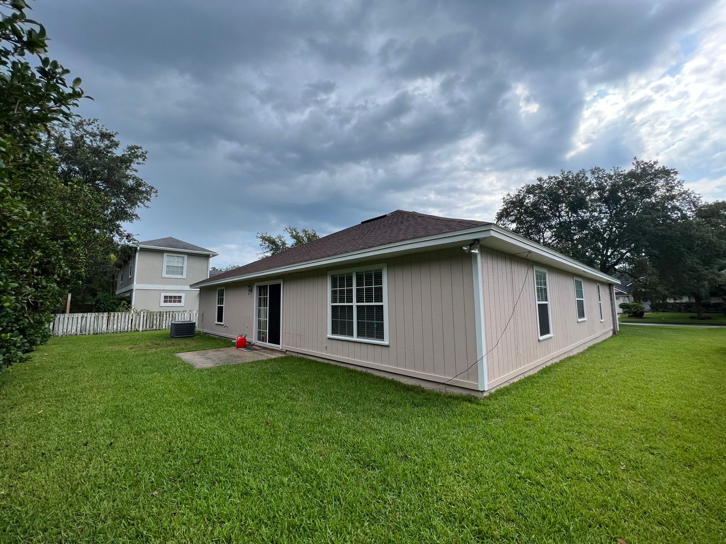 4 Bed 3 Bath Home Over 2 400 Sqft Near Jacksonville Beach Amenities Bonus Room Guarded Gate Pet Friendly – photo 2