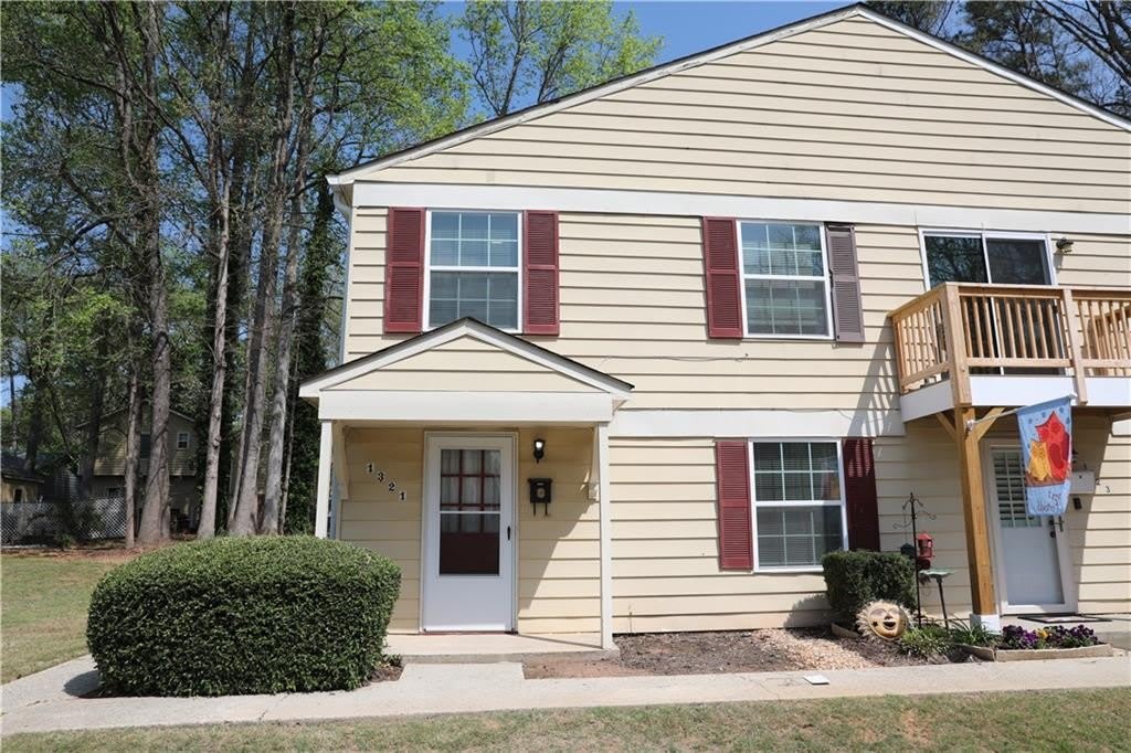 1321 Surrey Lane SW – photo 1