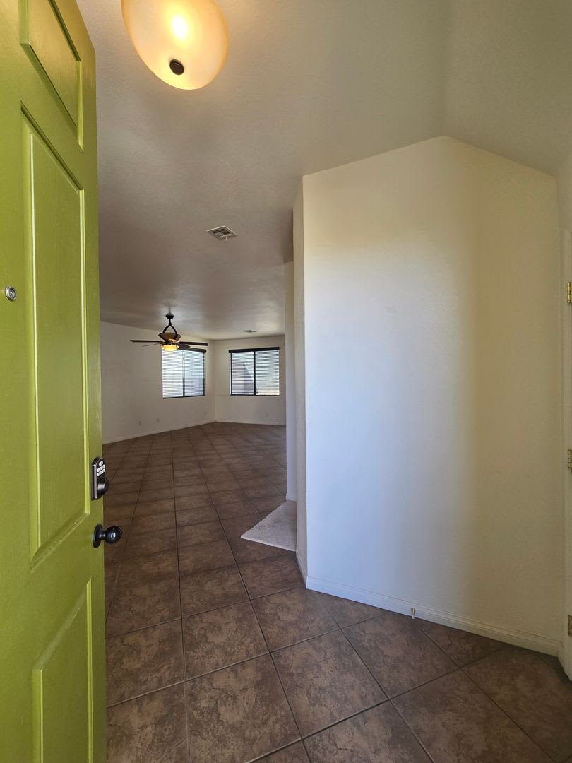 A BEAUTIFUL 4 BED/2.5 BATH 2 CAR GARAGE at CENTENIAL HILLS – photo 3