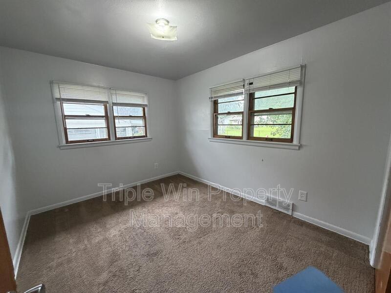 1695 Crowder Dr – photo 3