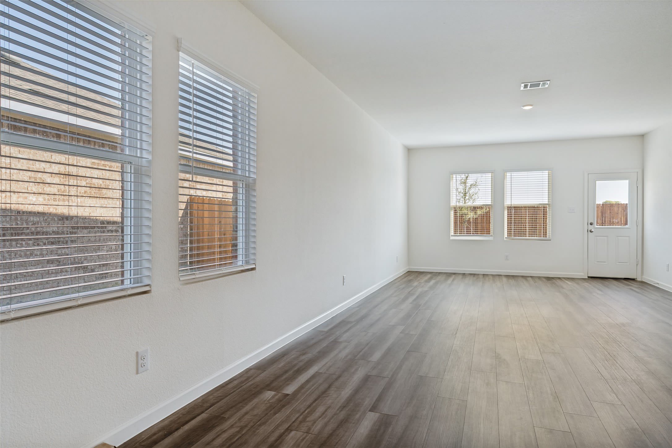 2200 Meadow Park Drive – photo 4