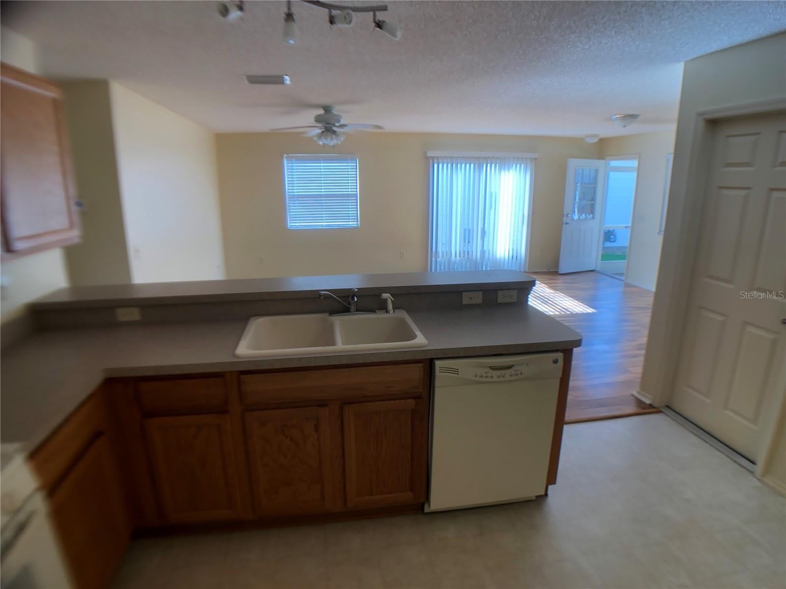 2099 BROYHILL Avenue – photo 5