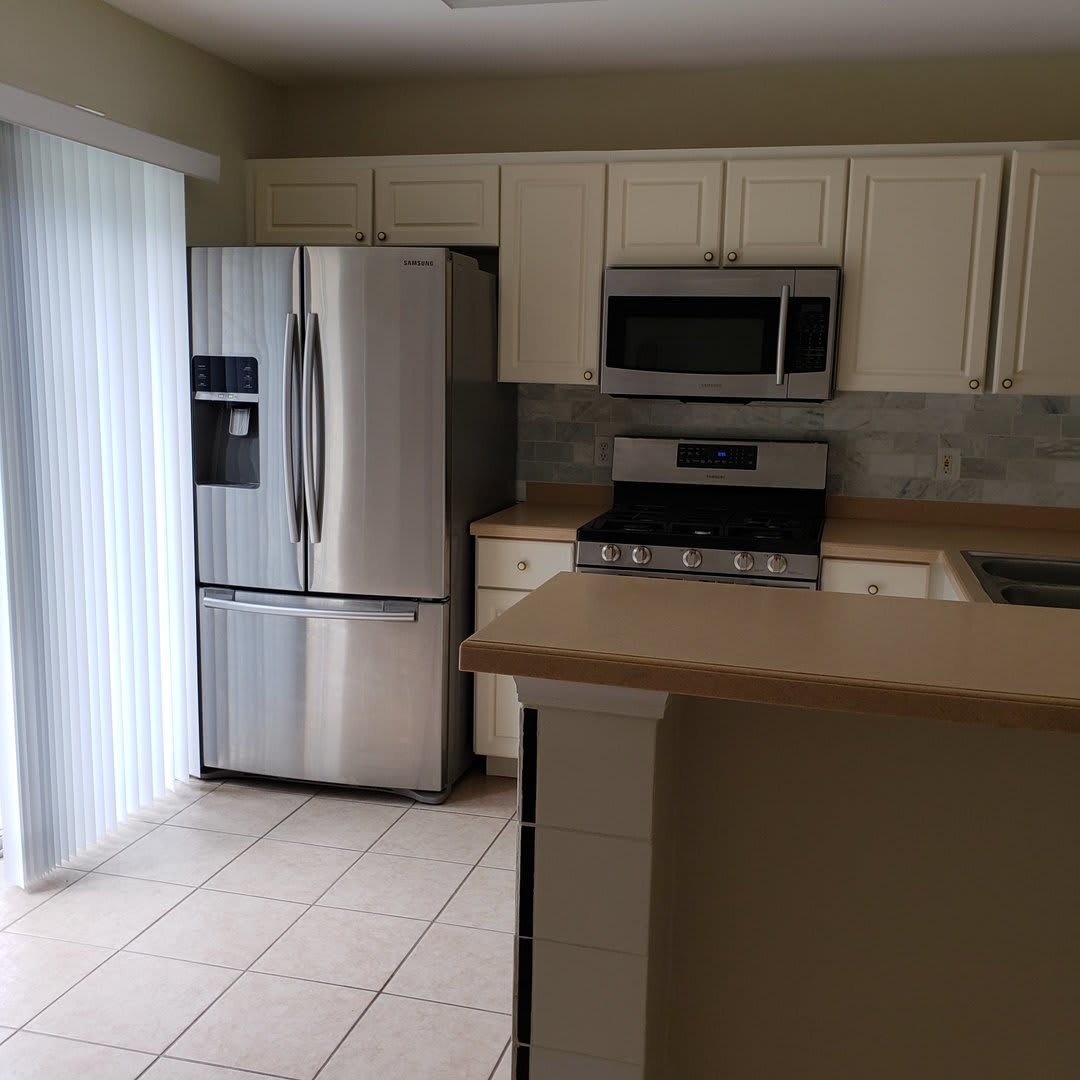 Nice, commodious house with 4bedrooms and 2 bathrooms located in sought after FishHawk Ranch – photo 4