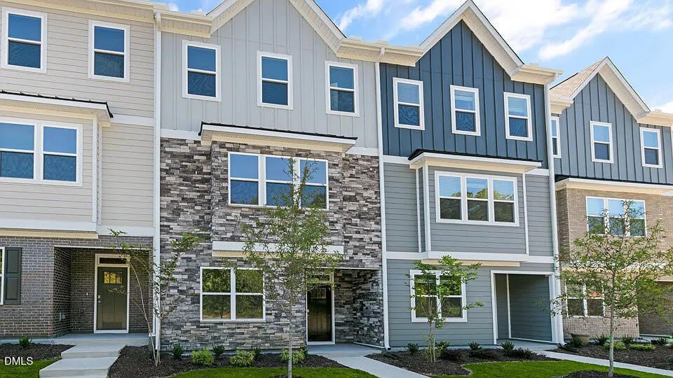 805 Lucky Clover Way – photo 1