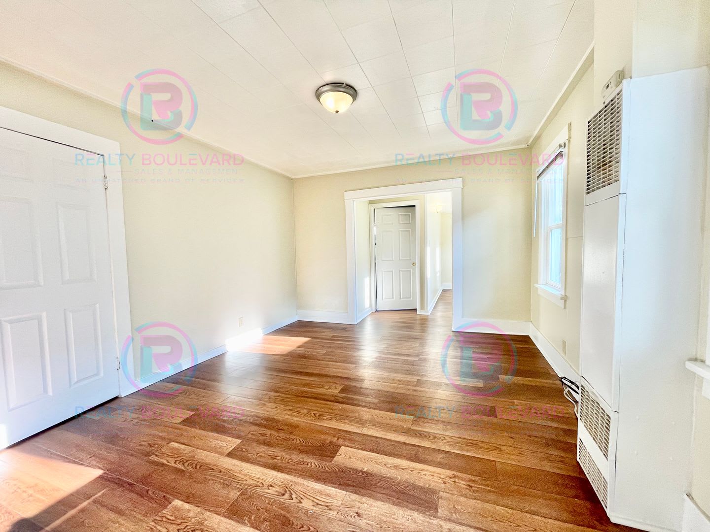 Charming Cottage-Style Home with Private Yard Near Downtown Reno – photo 4