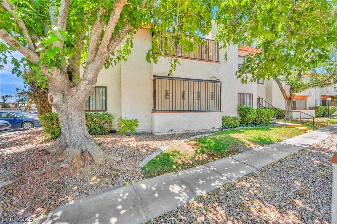 1701 E Katie Avenue – photo 2