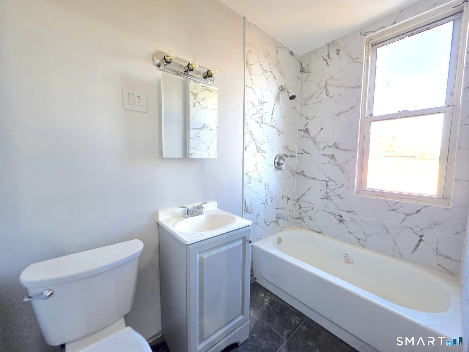 241 Congress Avenue – photo 3